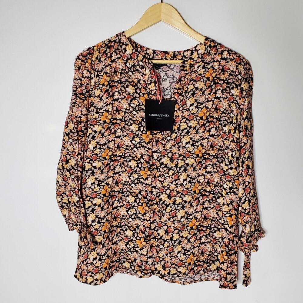 Cynthia Rowling Floral pull over blouse Size XL New with tags attached